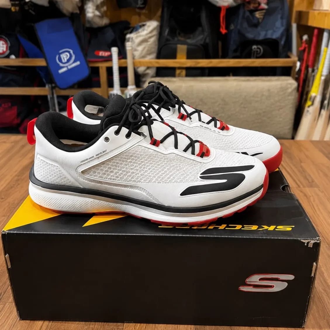 Skechers Cricket Elite Cricket Shoes Red / Black / UK 7