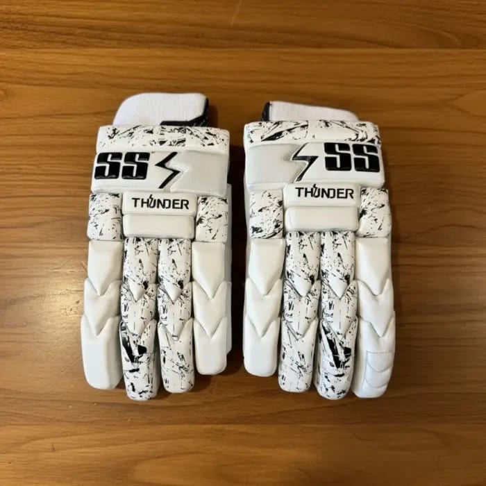 SS Thunder Batting Gloves image 1