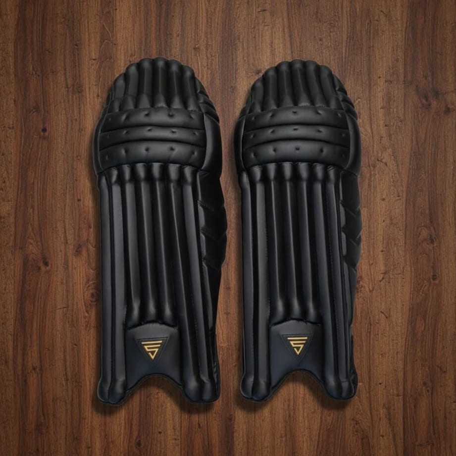 Versant Goat Batting Pads Black / Left Hand / Adult